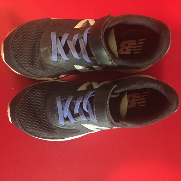 Girls New Balance Shoes Size 2 - Picture 5 of 6